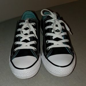 Black Converse All-Stars